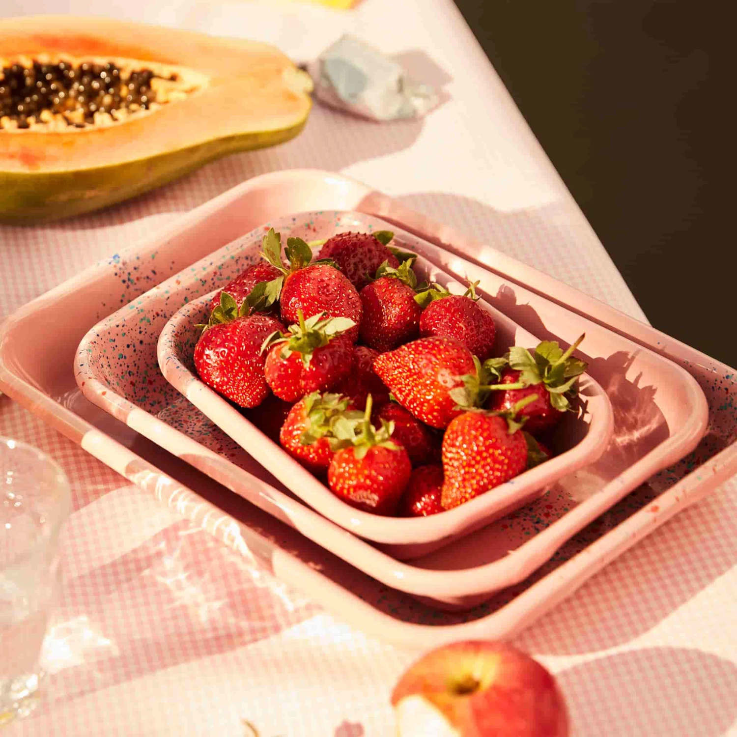 Kapka Cookware Splatter Fest Enamel Roasting And Serving Dish Pink 5 Kapka Cookware Splatter Fest Enamel Roasting And Serving Dish Pink