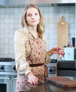 Dutchdeluxes Reversible Apron - Purple & Flower Field Cookware